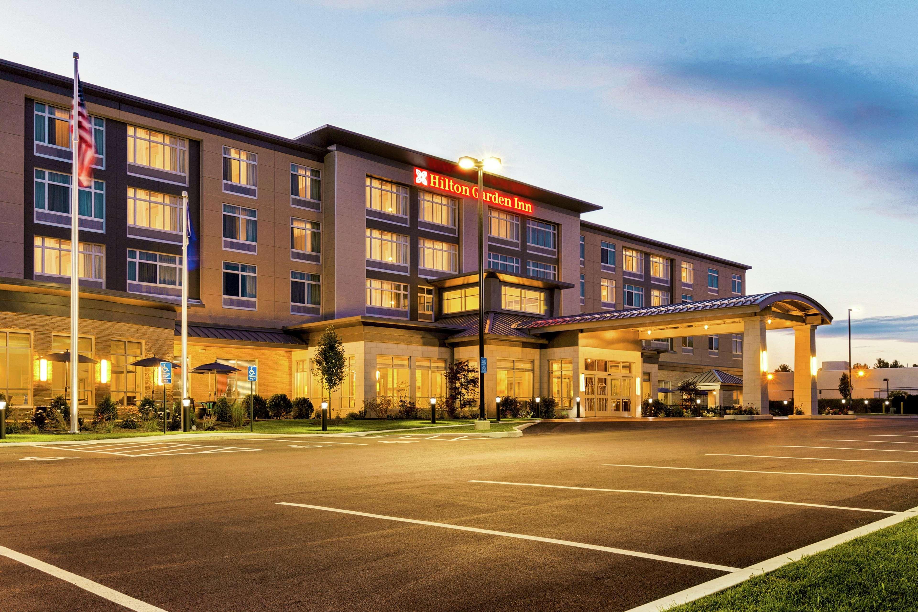 Hilton Garden Inn Lenox Pittsfield Extérieur photo