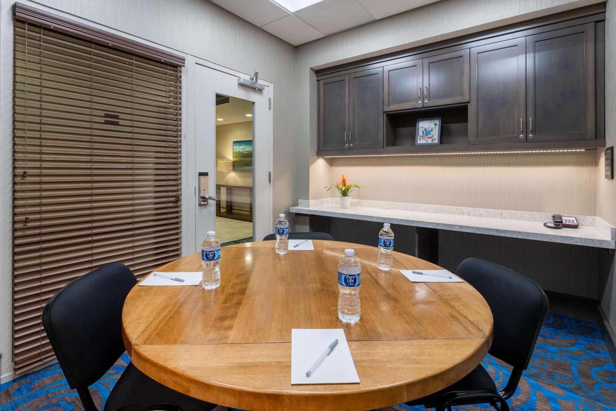 Hilton Garden Inn Lenox Pittsfield Extérieur photo