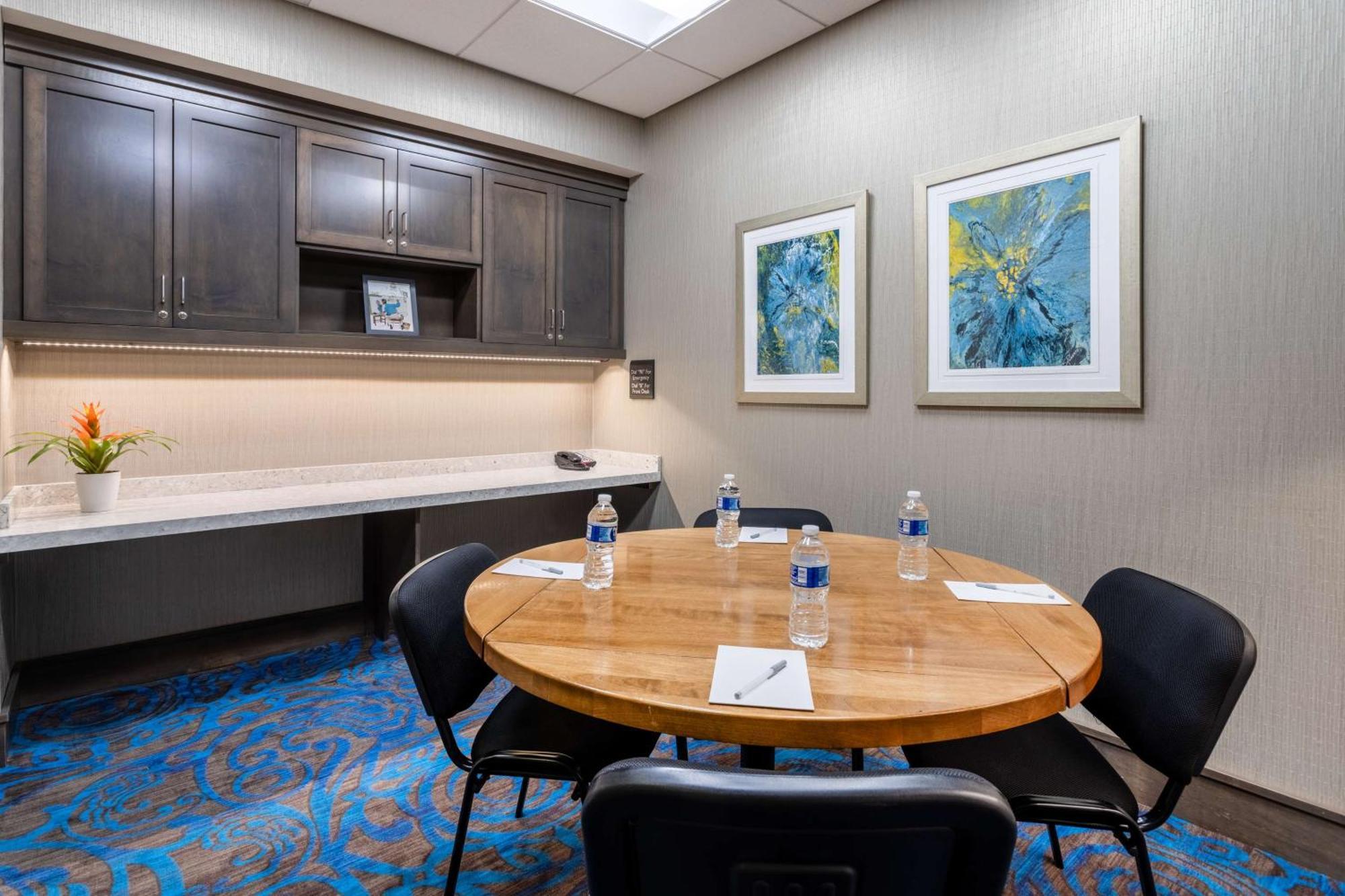 Hilton Garden Inn Lenox Pittsfield Extérieur photo
